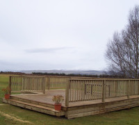 Large decking area on flat field